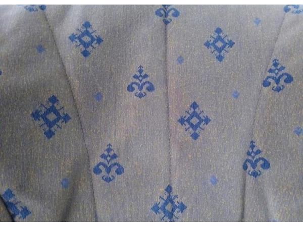 Twee fauteuils stof bruin/blauw