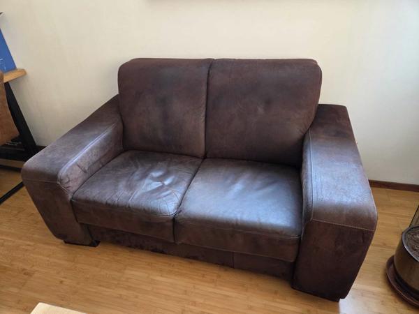 Set van 2 donkerbruine banken
