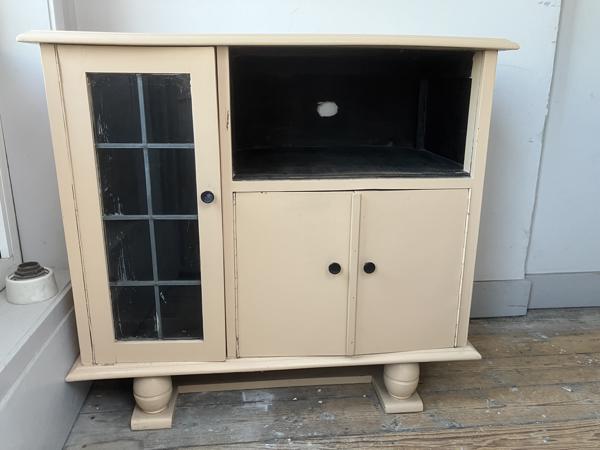 Houten kastje / dressoir