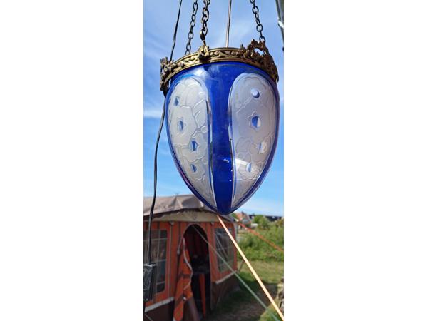 Kerklamp te koop (Met barsten in glas)