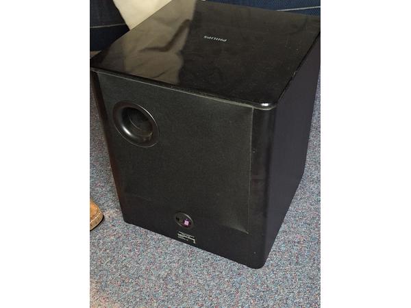 Philips subwoofer speaker hts7520