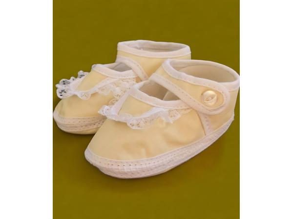 Junior Joy Babyschoenen Geel Met Kant