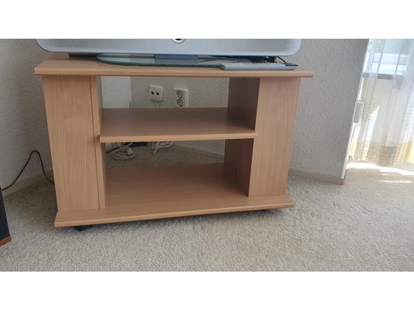 TV meubel met TV