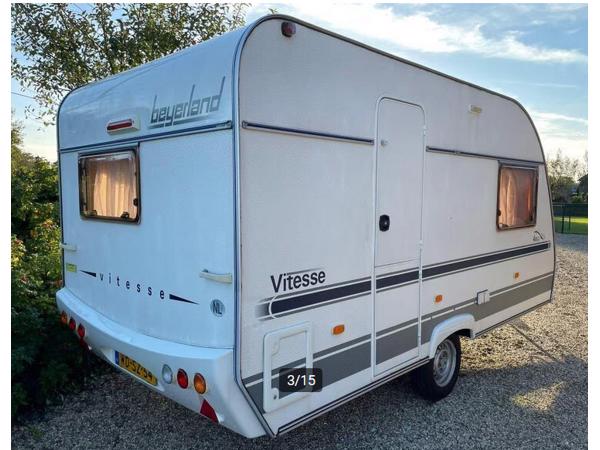 Beyerland Vitesse 400 2 bj 2002 in.nw.st. Enkele Bedden