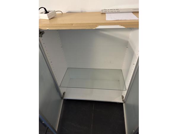 Ikea kastjes met glazen deur