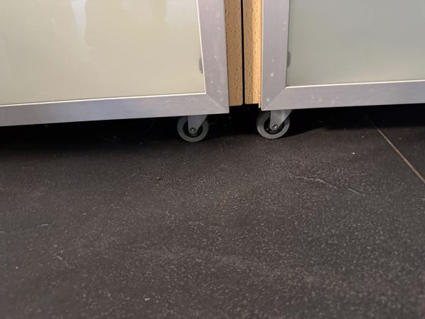 Ikea kastjes met glazen deur