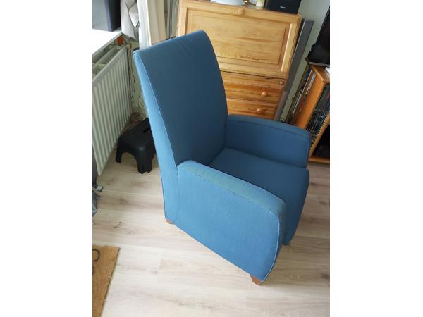 Twee heerlijke goede blauwe stoelen