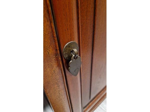 Handgemaakt houten bureau