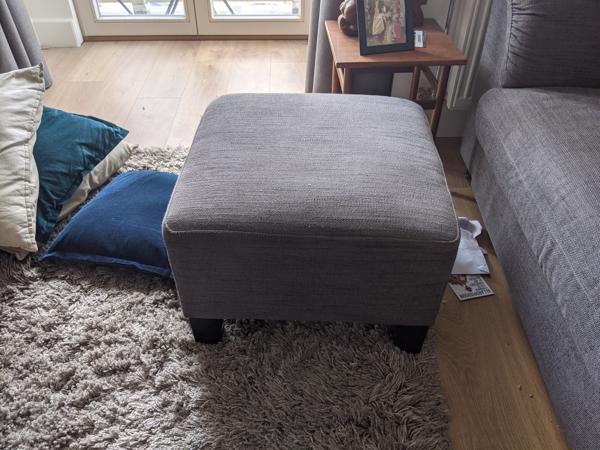 Ikea Bank in goede staat Grijs Blauw met voetenbank