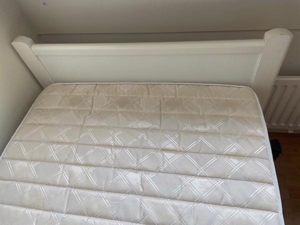 1 persoons bed, elektrische bodem en matras