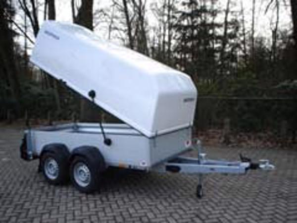 Westfalia aanhanger tendumasser met polyesterkap gesloten