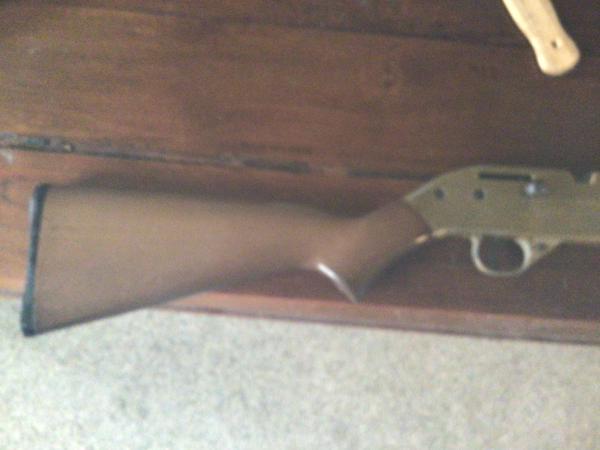 Crosman 761xl pompbuks izgst