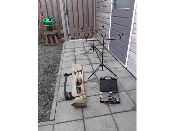 Aluminlum Rod Pod  hengel steun is in goede staat