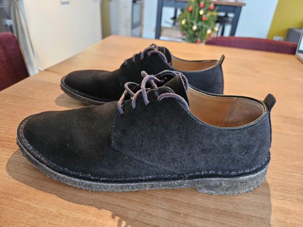 Clarks suède schoenen