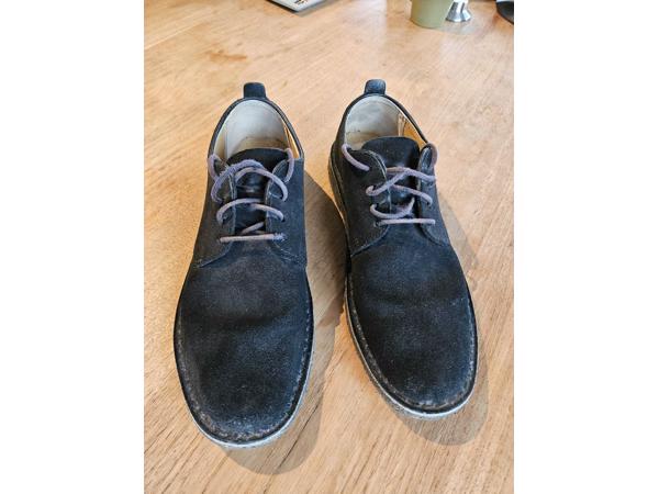 Clarks suède schoenen