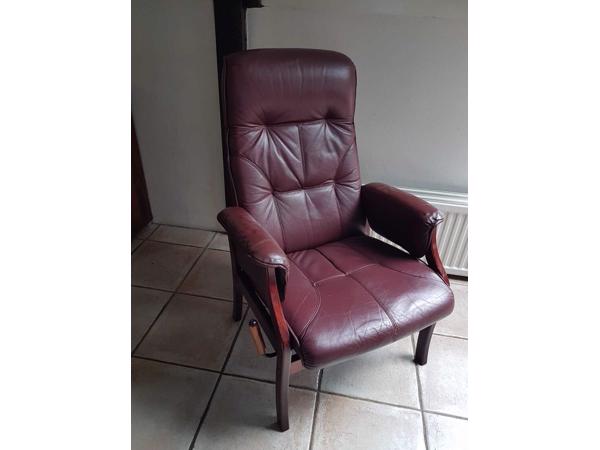 Bordeauxrode stoel