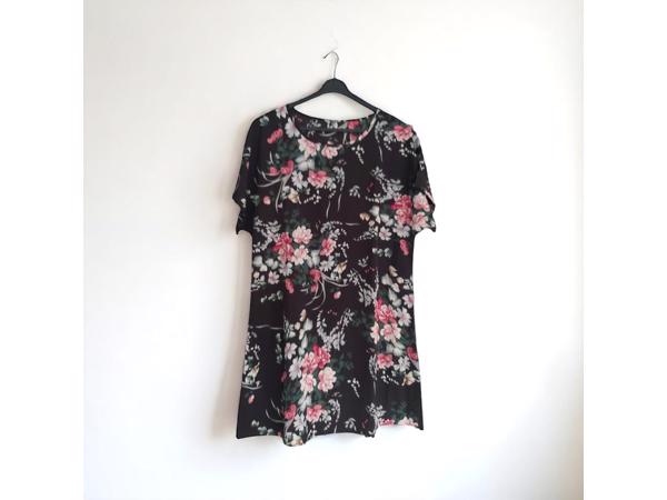 Zomer jurk bloemen zwart groen roze M