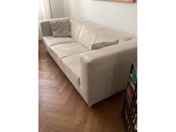 Mooie suede 3 zits bank