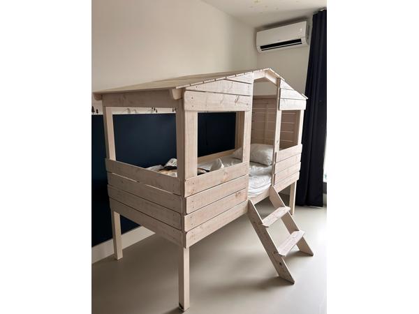 bed huisje voor kinderen