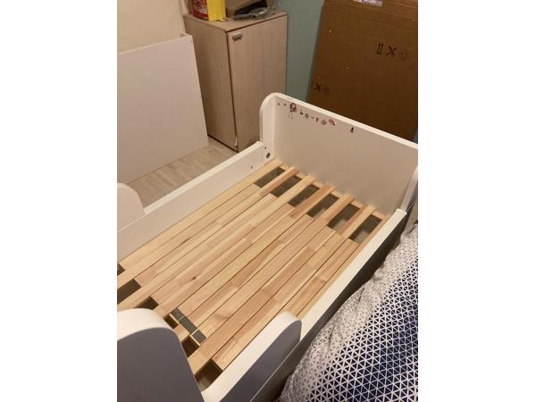 Kinderbed in lengte verstelbaar