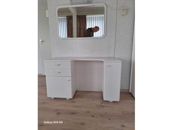 Kaptafel met spiegel