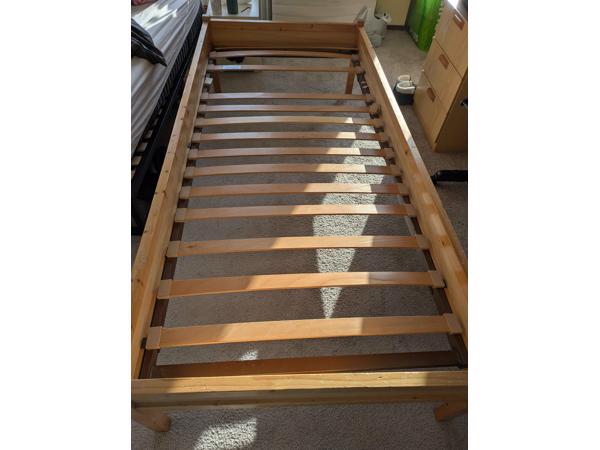 Lundia 1 persoons houten bed