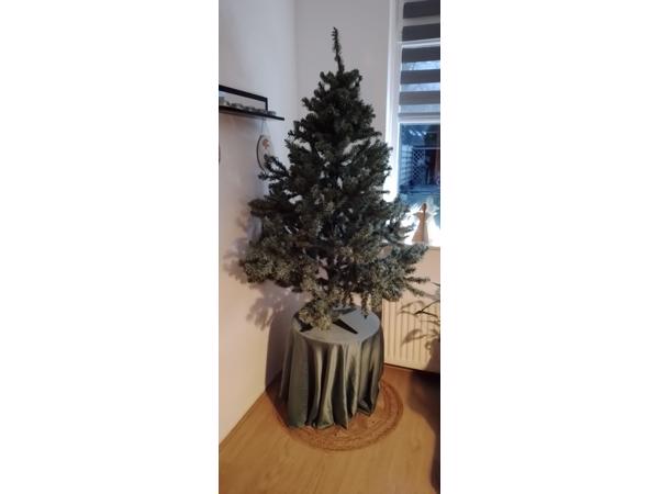 Kerstboom met versieringen