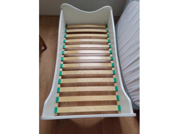 Peuter- kleuterbedje voor kinderen tot 7 jaar - met matras