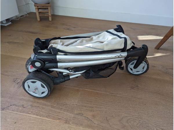 Beige Quinny buggy