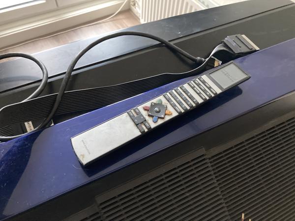 Bang & Olufsen Beovision Avant 84/20 (Blauw)