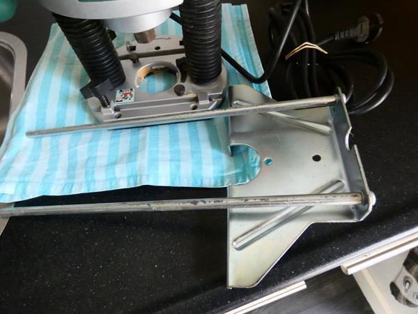 Electrische freesmachine van Bosch 1200 POF AE