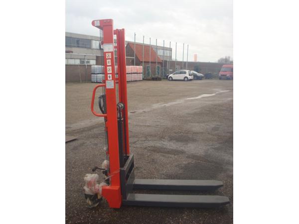 Stapelaar/ Handstapelaar / Palletstapelaar / Stapelaar