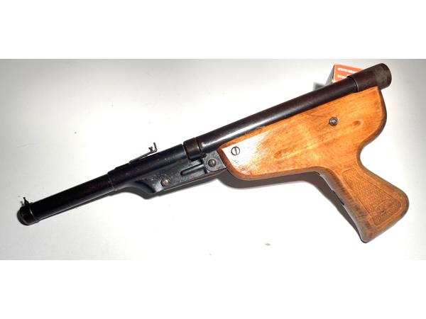 KOMA pistool niet compleet.