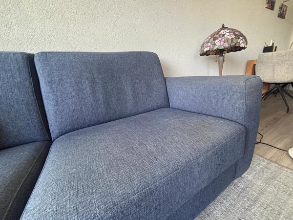 3-zitsbank en 2 losse stoelen in goede staat