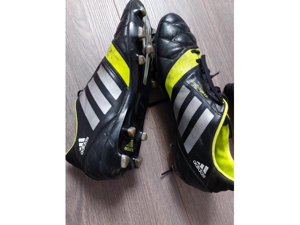 Adidas voetbalschoenen maat 44