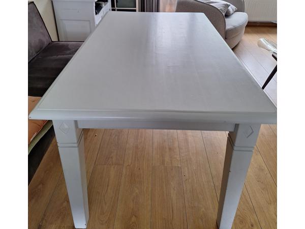 Eettafel van oorsprong oud grenen