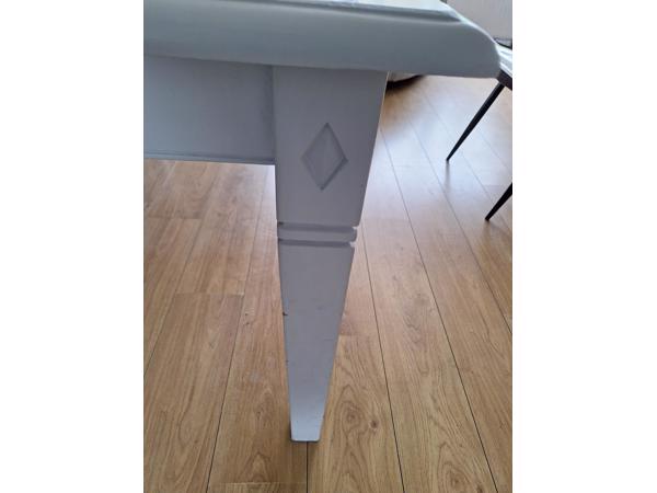 Eettafel van oorsprong oud grenen