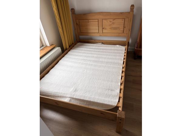 Massief houten bedframe voor 200x140 matras