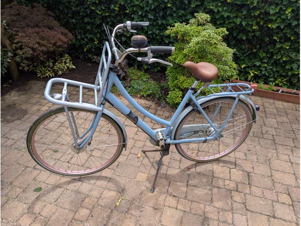 Sparta damesfiets met bagagedrager voorop