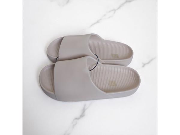 Heren slippers effen beige 45