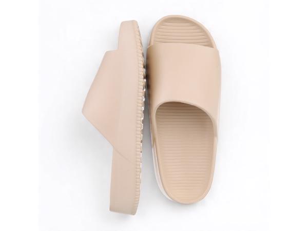 Heren slippers effen beige 45