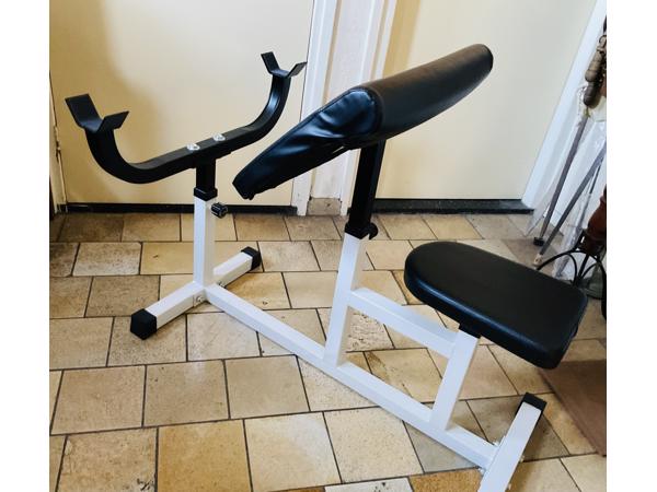 Mooie biceps (curl) bankje te koop