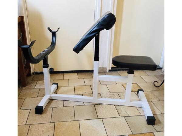 Mooie biceps (curl) bankje te koop