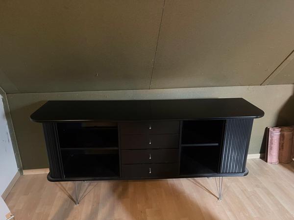 Zwarte dressoir kast