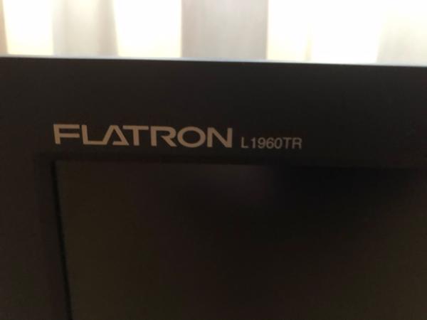 Monitor LG Flatron L1960TR met voeding Adapter goede staat