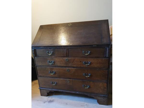 Antiek houten bureau