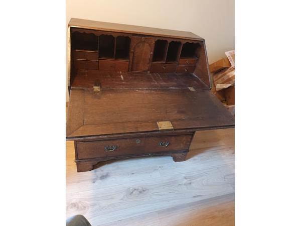 Antiek houten bureau