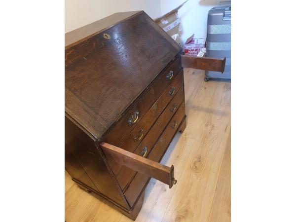 Antiek houten bureau