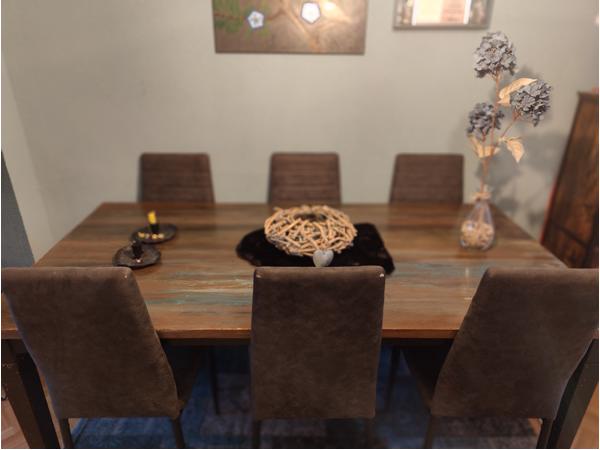 Eethoek tafel+6 gratis stoelen