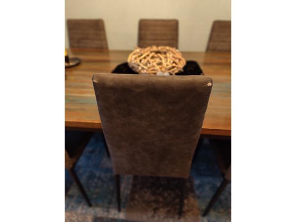 Eethoek tafel+6 gratis stoelen